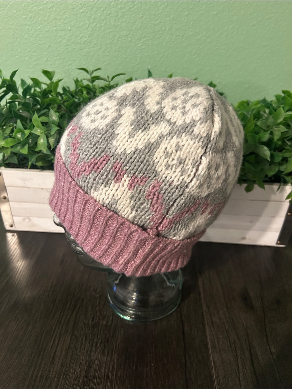 Lucky Brand Woman’s Two-Tone Knit Beanie in Gray and Pink